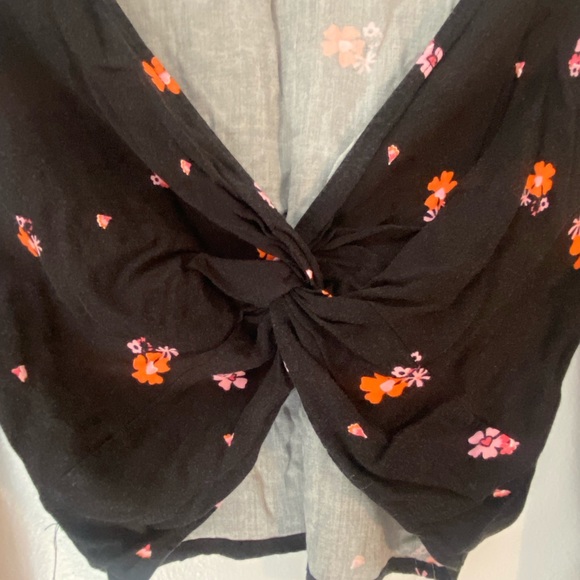 Urban Outfitters top - Picture 2 of 4